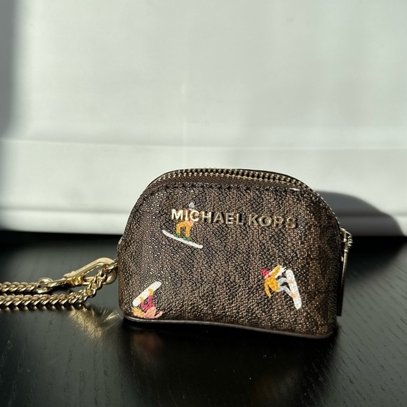 Michael Kors Jes Set Girls Ski 🎿 AirPod Case coin pouch - Picture 8 of 10